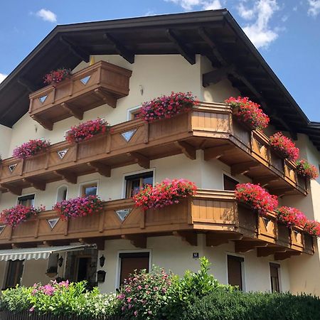 Gaestehaus Neuhauser Zell am Ziller Exterior foto