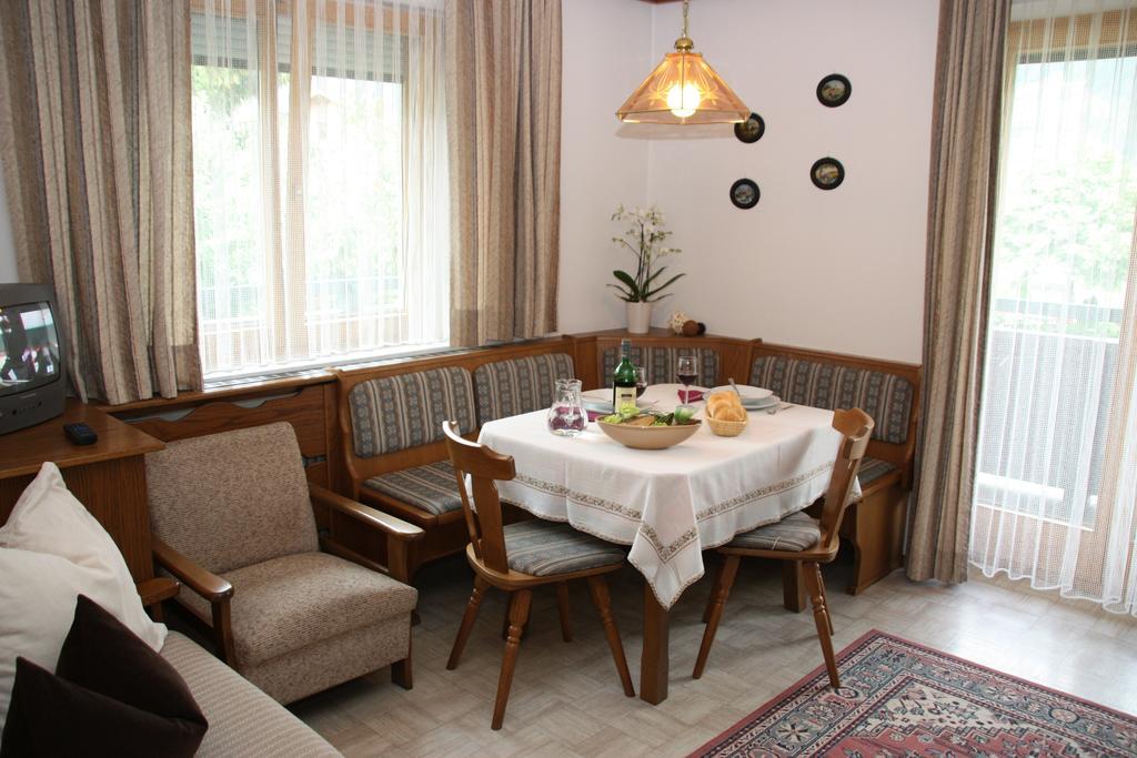 Gaestehaus Neuhauser Zell am Ziller Habitación foto